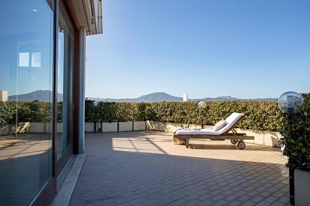 Sunny Rooftop Loft With Gorgeous Views Of Olbia Exterior photo